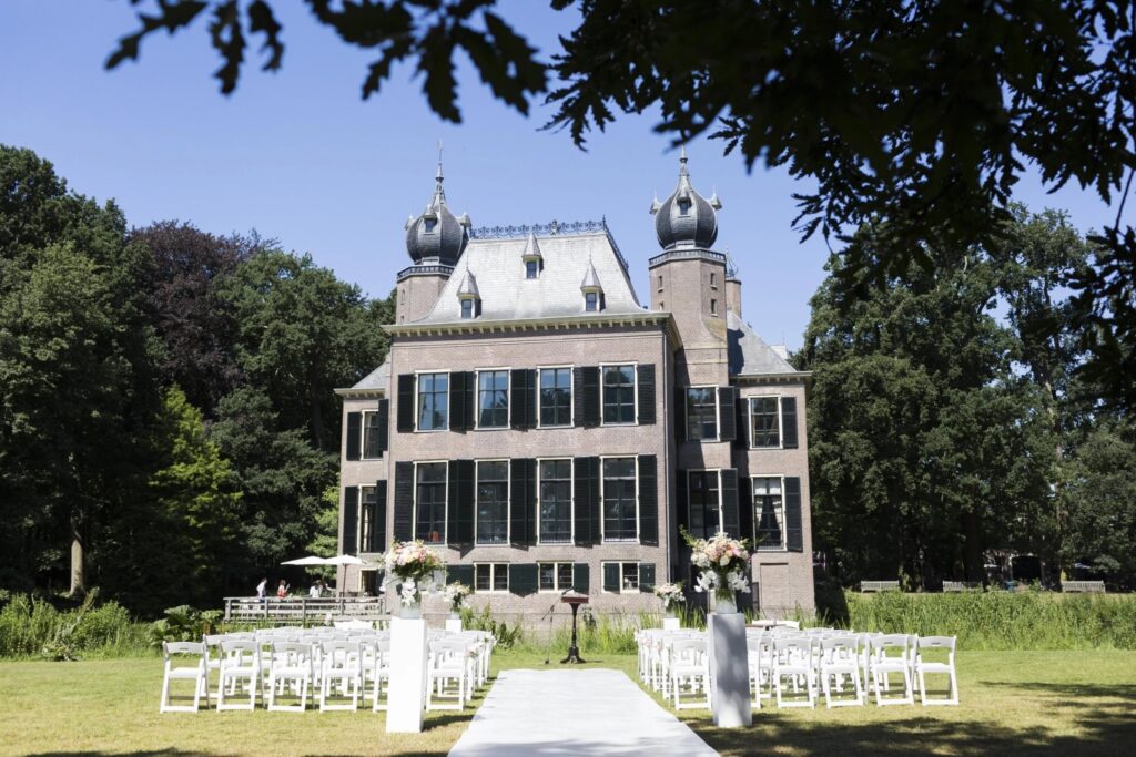 Kasteel Oud Poelgeest ceremonie opstelling door weddingplanner